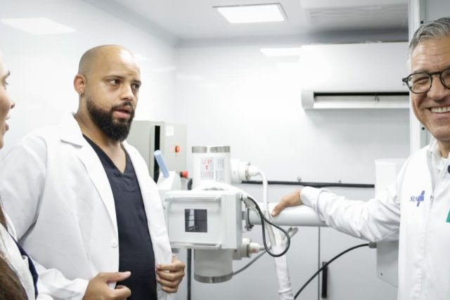Carreta de cardiologia do Agora Tem Especialistas começa a atender no bairro da Penha, no Rio